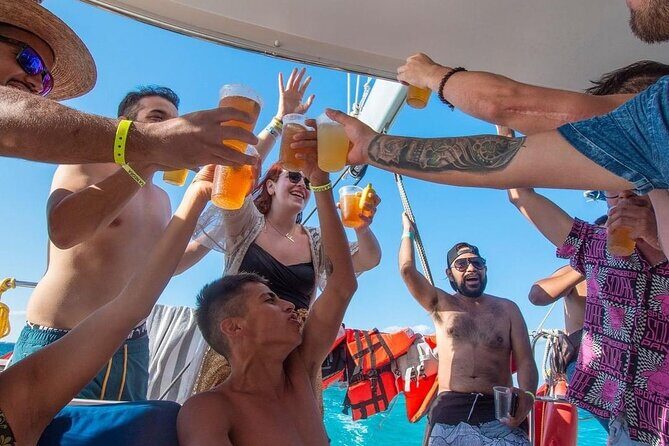 Trip to Isla Mujeres by Catamaran, with snorkeling and drinks - Experience Quality and Authenticity