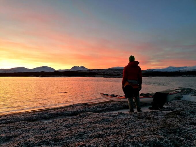 Tromsø: Easy Winter Kayaking Tour With Seal Watching - Booking Details