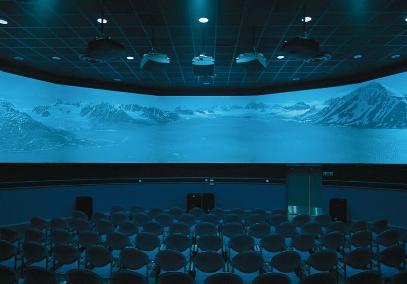 Tromsø: Entrance Ticket to Polaria - Highlights of the Experience