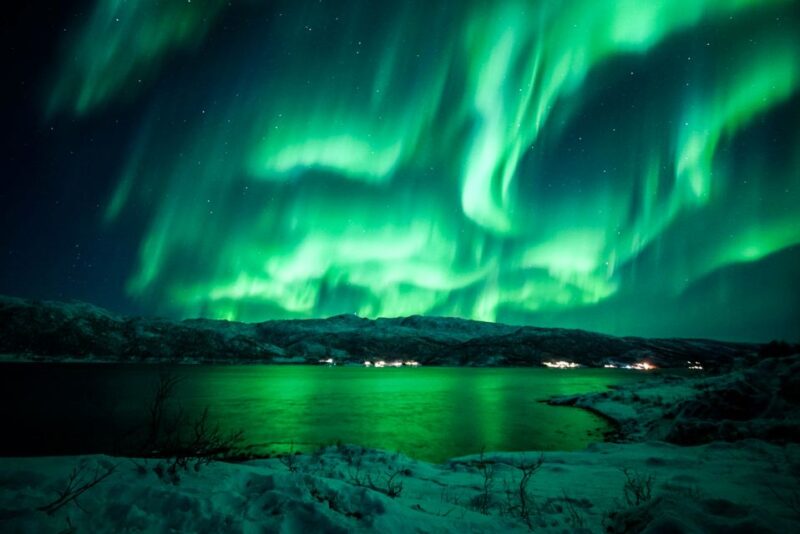Tromsø: Northern Lights Chase Minibus Tour With Campfire - Preparation Tips