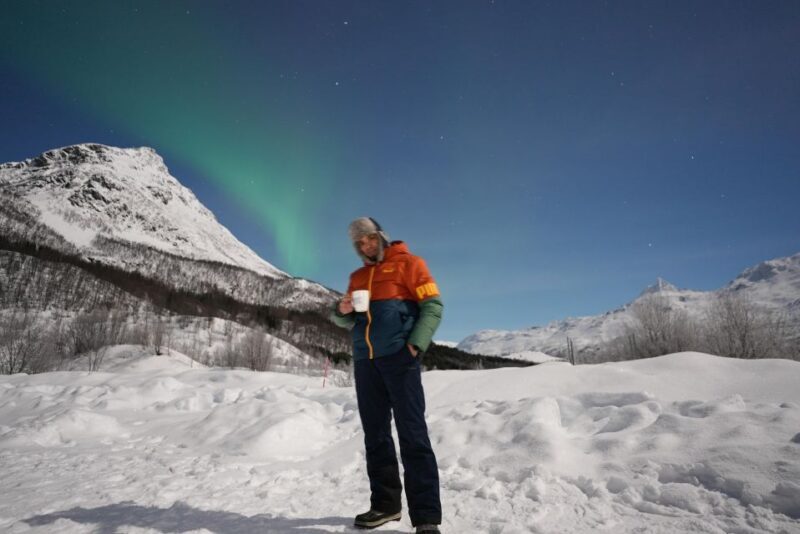 Tromsø: Northern Lights Minibus Small Private Tour Group - Key Points