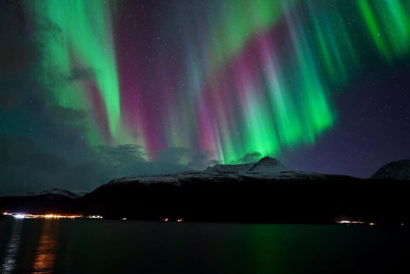 Tromsø: Northern Lights Tour with Free Professional Photos - Key Points