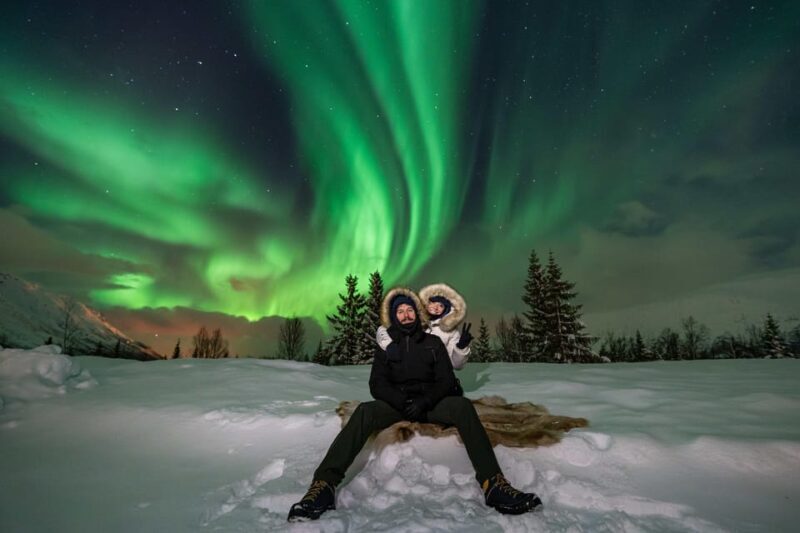 Tromsø: Northern Lights Tour with Professional Photographer - Key Points