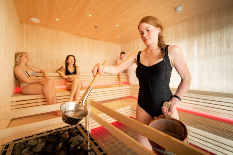 Tromsø: Spa Entry With Bath, Sauna, and Outdoor Heated Pool - Parking Options