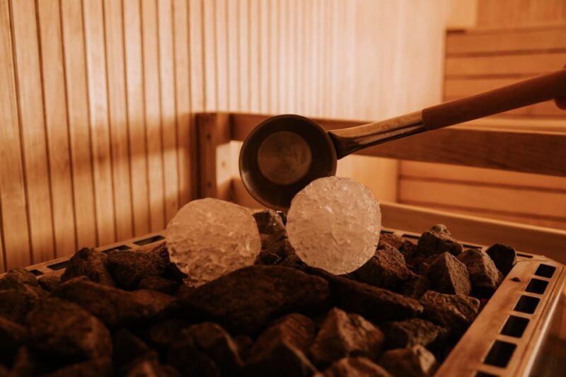 Tromsø: Spa/Pool with Bath, Sauna and Outdoor Heated Pool - The Sum Up