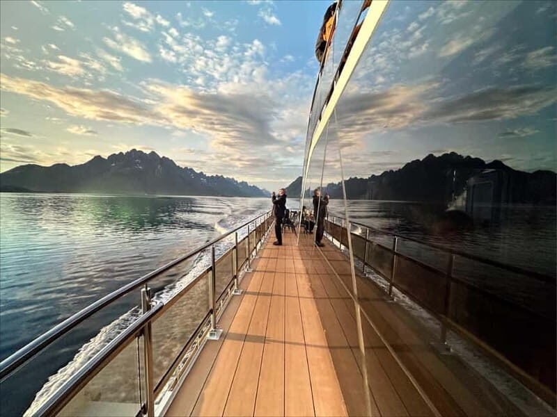 Tromsø: Summer Arctic Light Cruise with a Guide - An Honest Look at the Arctic Light Cruise