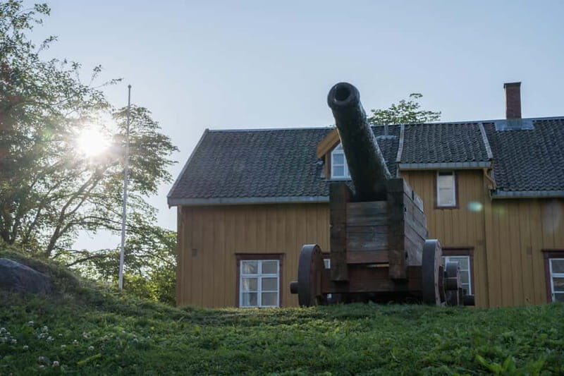 Tromsø: Tour in French of the Historic Center and Museum - The Visit to the Polar Museum