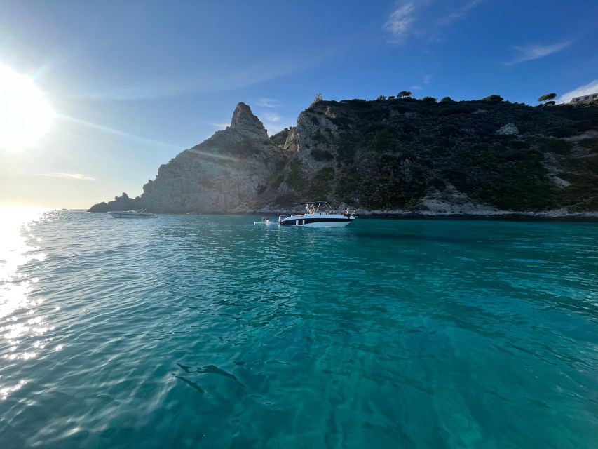 Tropea: Boat Tour Along the Coast of the Gods, Snorkeling - On-Board Amenities