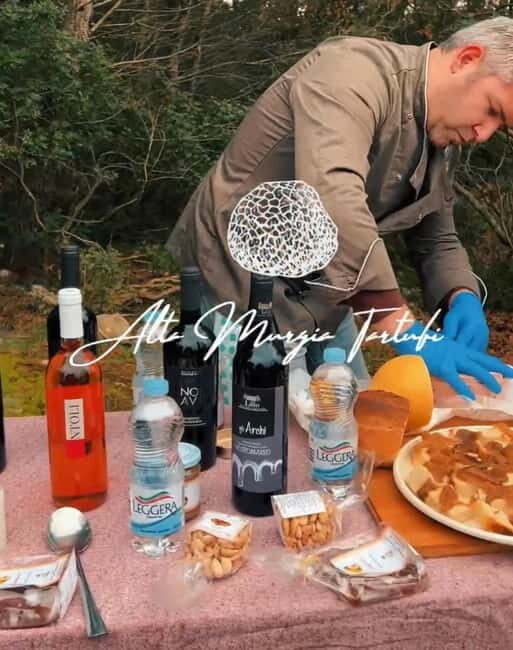 Truffle hunting with tasting in Alta Murgia - Uncovering the Charm of Truffle Hunting in Alta Murgia