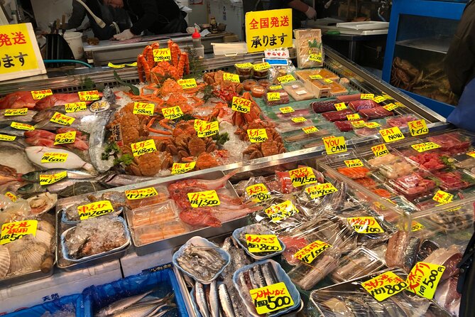 Tsukiji Outer Market Tour With a Market Insider - Taking in the Lively Atmosphere