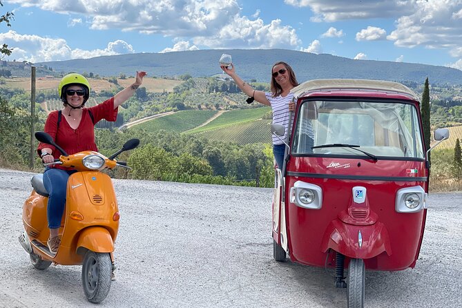 Tuk-Tuk Excursion in Tuscany - Exploring the Medieval Town