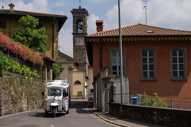 Tuk Tuk tour in Bergamo, Città Alta and the ancient Venetian walls - The Value of the Experience