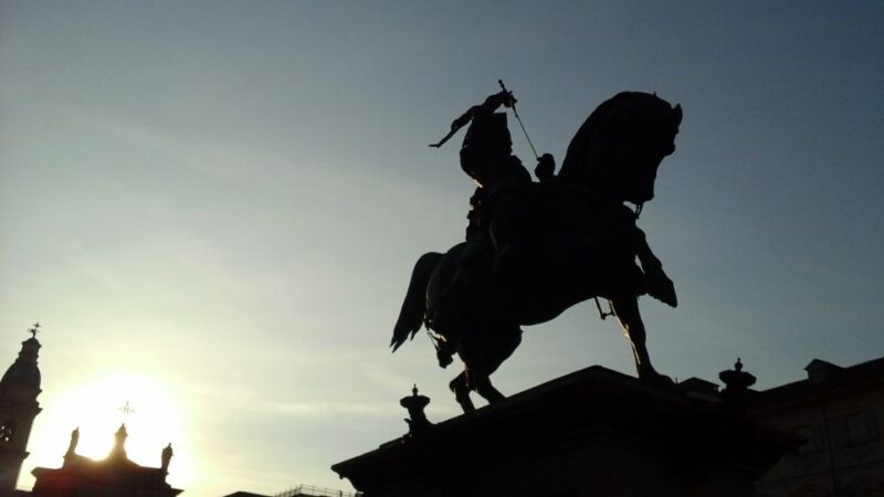 Turin: 2,5 Hour Classic Walking Tour - Key Points  