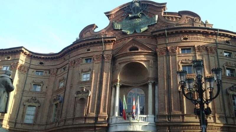 Turin: 2,5 Hour Classic Walking Tour - The Tasting Experience: Chocolate and Espresso  