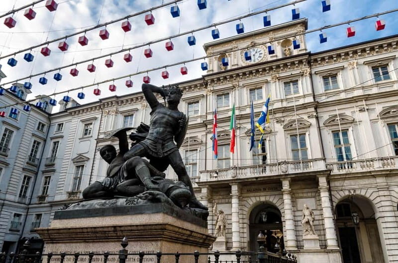Turin: Royal Palace, Chapel and Armory Private Tour - Key Points