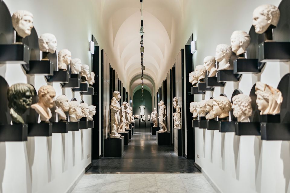 Turin: Royal Palace & City Tour Guided Experience - Key Points