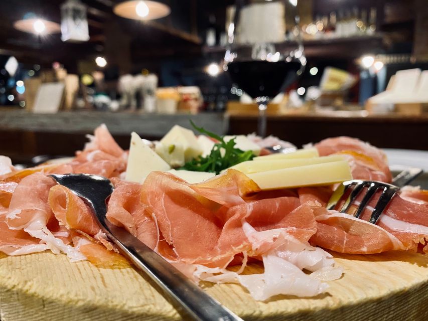Turin: Street Food Walking Tour With Aperitivo & Tastings - Key Points