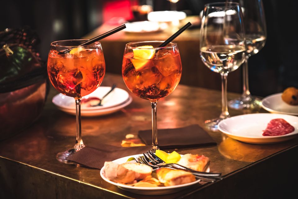 Turin: Street Food Walking Tour With Aperitivo & Tastings - Savouring Handmade Breadsticks