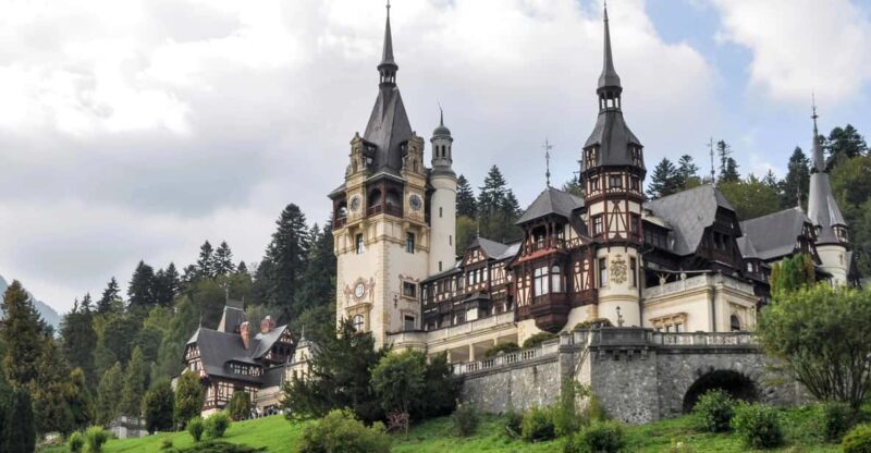 TURISTIM TOGETHER (Peleș Castle, Bran Castle, Brașov) - Key Attractions