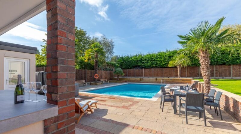 Turkish BBQ with Swimming Pool and Hot Tub - Turkish BBQ with Swimming Pool and Hot Tub: An Authentic Taste of Turkey in Hertfordshire