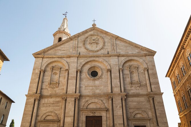 Tuscany Guided Day Trip From Rome With Lunch & Wine Tasting - Sightseeing Stops