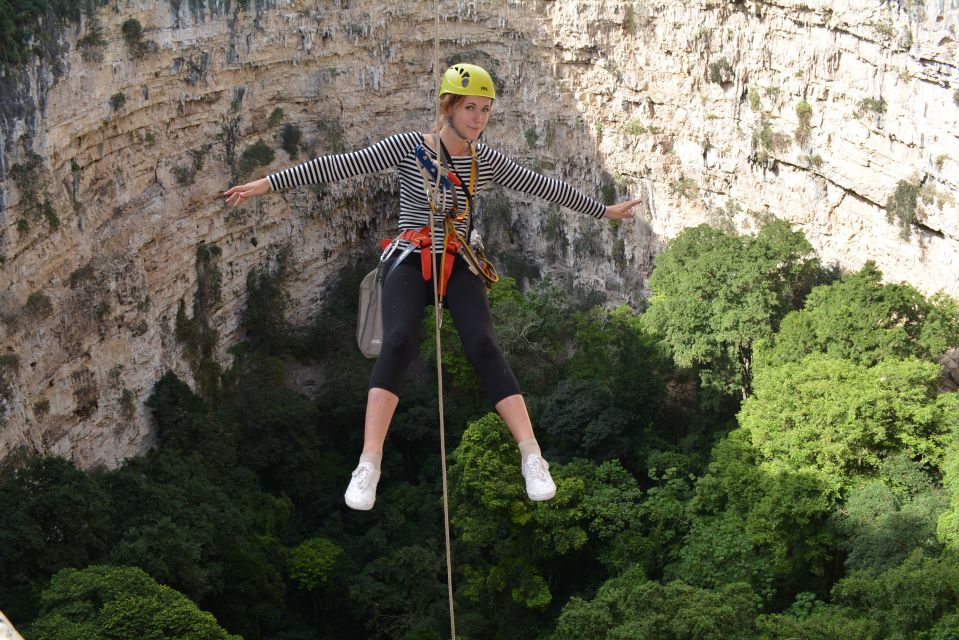 Tuxtla Gutiérrez: Full-Day Rappel Into the Sinkhole of Parrots - Sinkhole of Parrots
