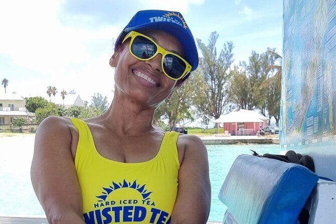 Twisted Tea Pontoon Party Boat in beautiful Bermuda - Key Points