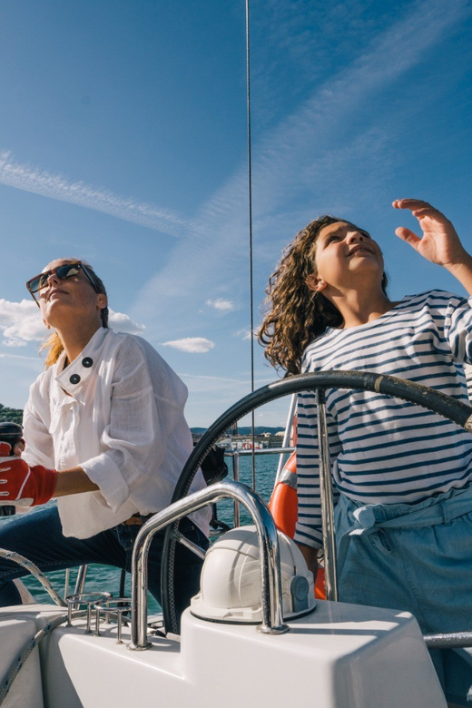 Two Hour Luxury Sailing Experience With Open Bar - Included Amenities