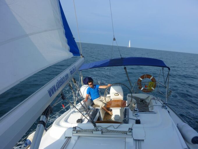 Two Hour Luxury Sailing Experience With Open Bar - Getting to the Marina
