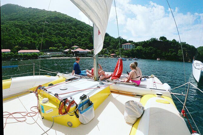 Two Hours of Sailing and Relaxation in the Bay of Saintes - Key Points
