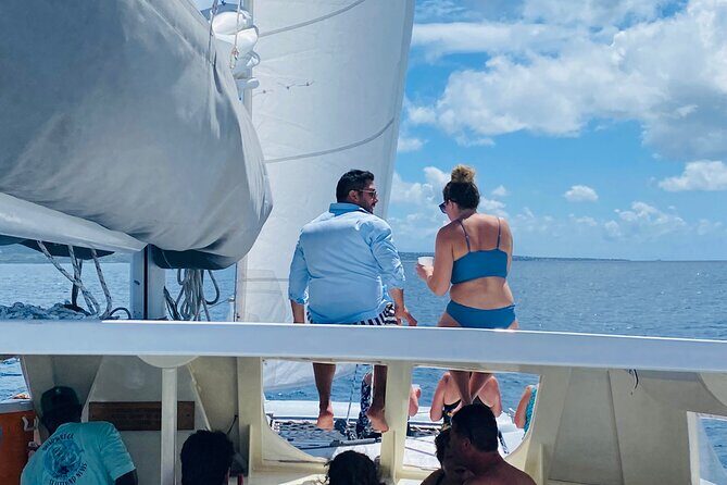 Two islands, One paradise - In The Sum Up