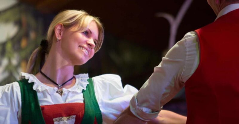 Tyrolean Evenings Family Gundolf in Innsbruck - A Closer Look at the Experience