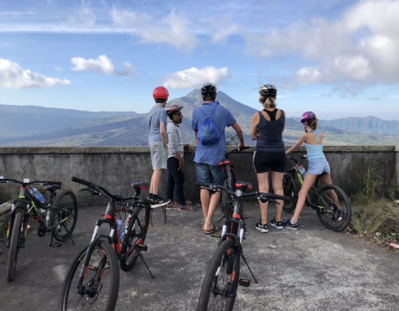 Ubud: Afternoon Cycling Tour With Photographer and Lunch - Itinerary