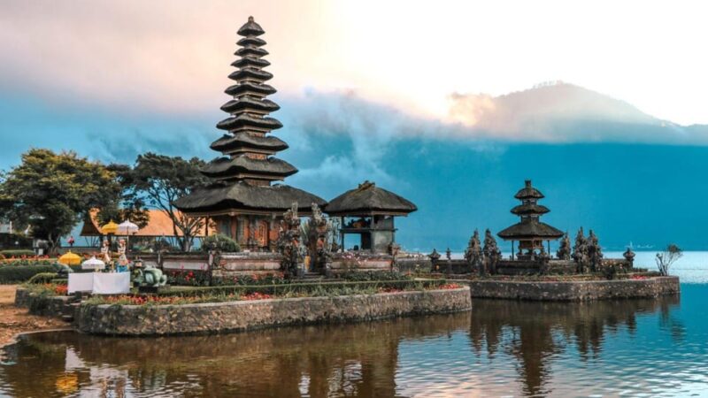 Ubud: Explore Water Temple, Monkey Forest and The Twin Lake - Itinerary Highlights