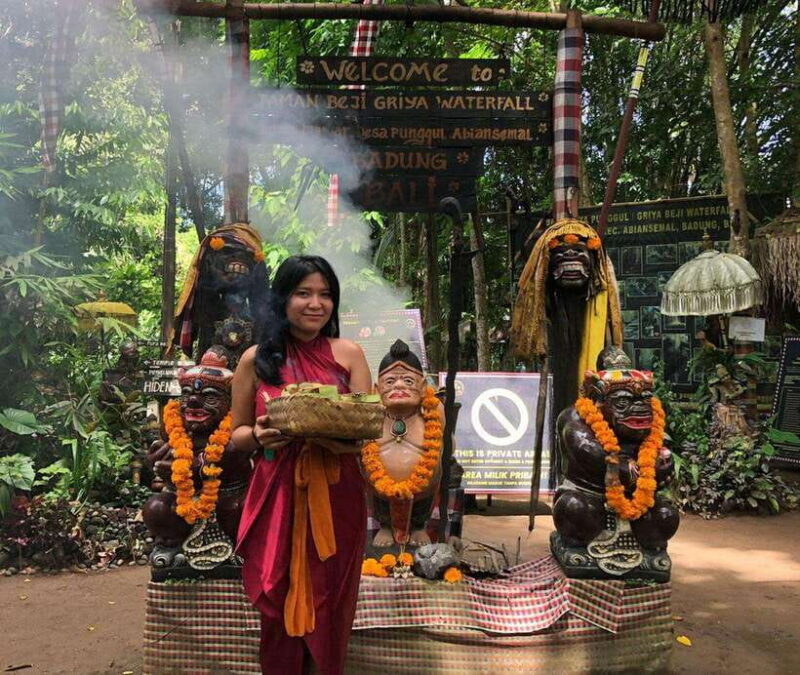 ubud griya beji waterfalls : purification ceremony - Key Points