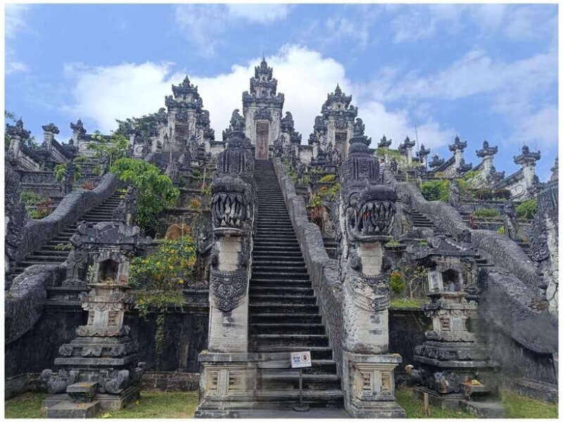 Ubud: Heaven Gate Lempuyang, Water Palace & Waterfall Tour - Key Points
