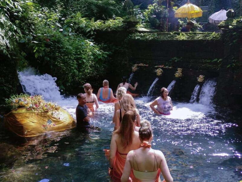 Ubud: Mangening Water Temple Tour with Spiritual Cleansing - The Atmosphere and Setting