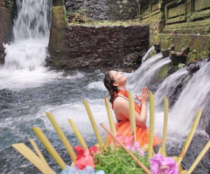 Ubud: Mangening Water Temple Tour with Spiritual Cleansing - Transport and Accessibility