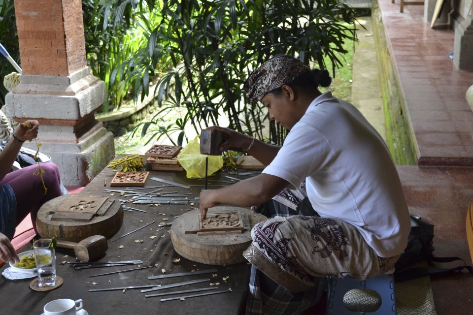 Ubud: Monkey Forest, Rice Terrace & Tanah Lot Private Tour - Exploring Craft Villages