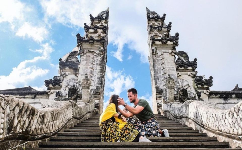 Ubud: Monkey Forest, Rice Terraces, Temple & Waterfalls Tour - Itinerary