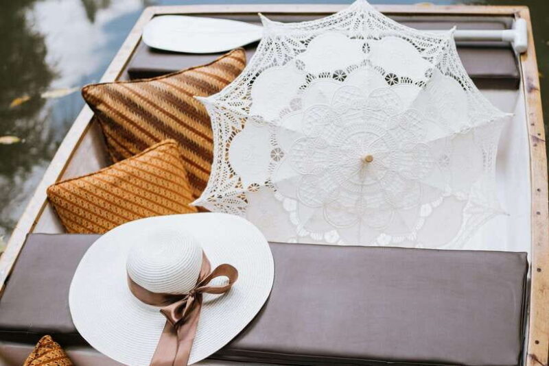 Ubud: Romantic Picnic on a Wooden Boat with Sparkling Wine - Who Is This Tour Best For?
