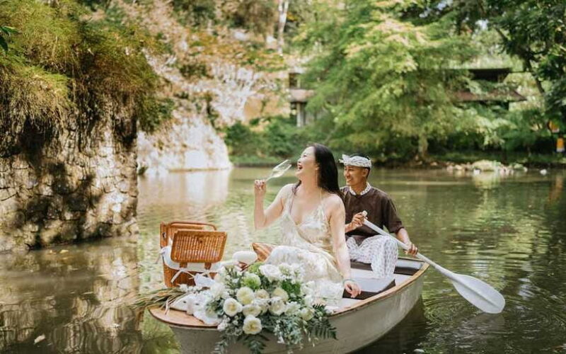 Ubud: Romantic Picnic on a Wooden Boat with Sparkling Wine - The Value of this Experience