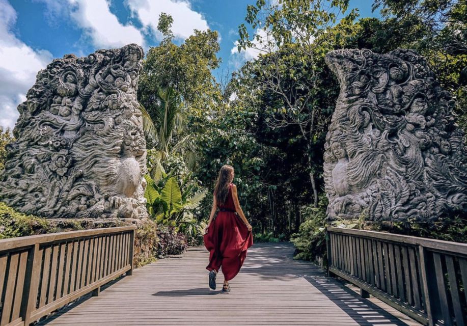 Ubud: Sacred Monkey Forest Sanctuary Ticket and Guided Tour - Exploring the Ubud Forest