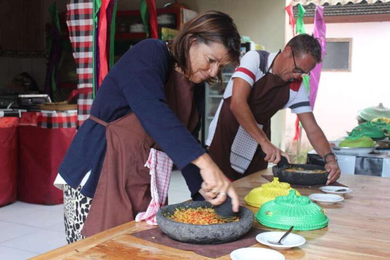Ubud : Vegetarian & Vegan cooking class with market visit - Explore Bali’s Flavors with a Vegetarian & Vegan Cooking Class in Ubud