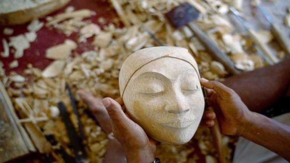 Ubud: Wood Carving Class in a Balinese Home - Carving Tools and Materials