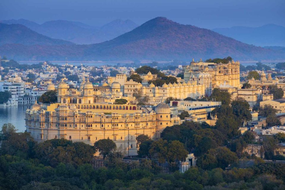 Udaipur: All-Inclusive Guided Udaipur City Private Tour - Itinerary Highlights