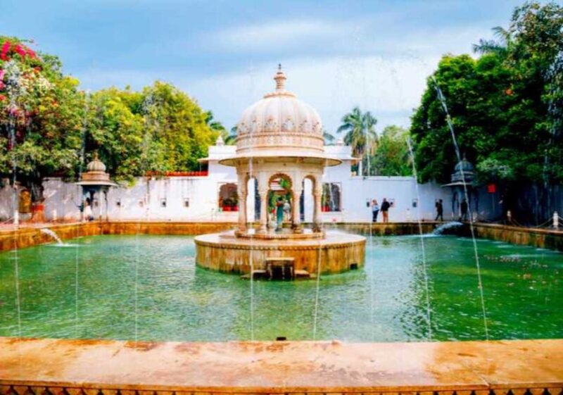 Udaipur Full Day City Tour With Boat Ride - Key Attractions to Visit