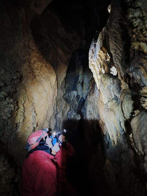 Udias: Guided Tour in a Mine and Access to a Natural Cave. - Historical Context