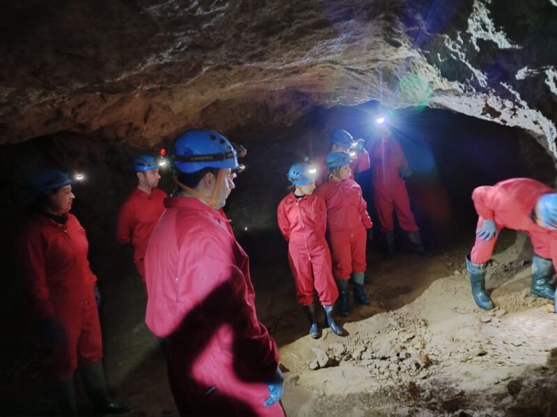 Udias: Guided Tour in a Mine and Access to a Natural Cave. - Safety Precautions
