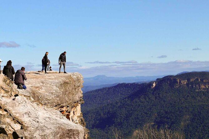 Ultimate Blue Mountains, Scenic World, Zoo & Lincoln's Rock Tour - FAQs